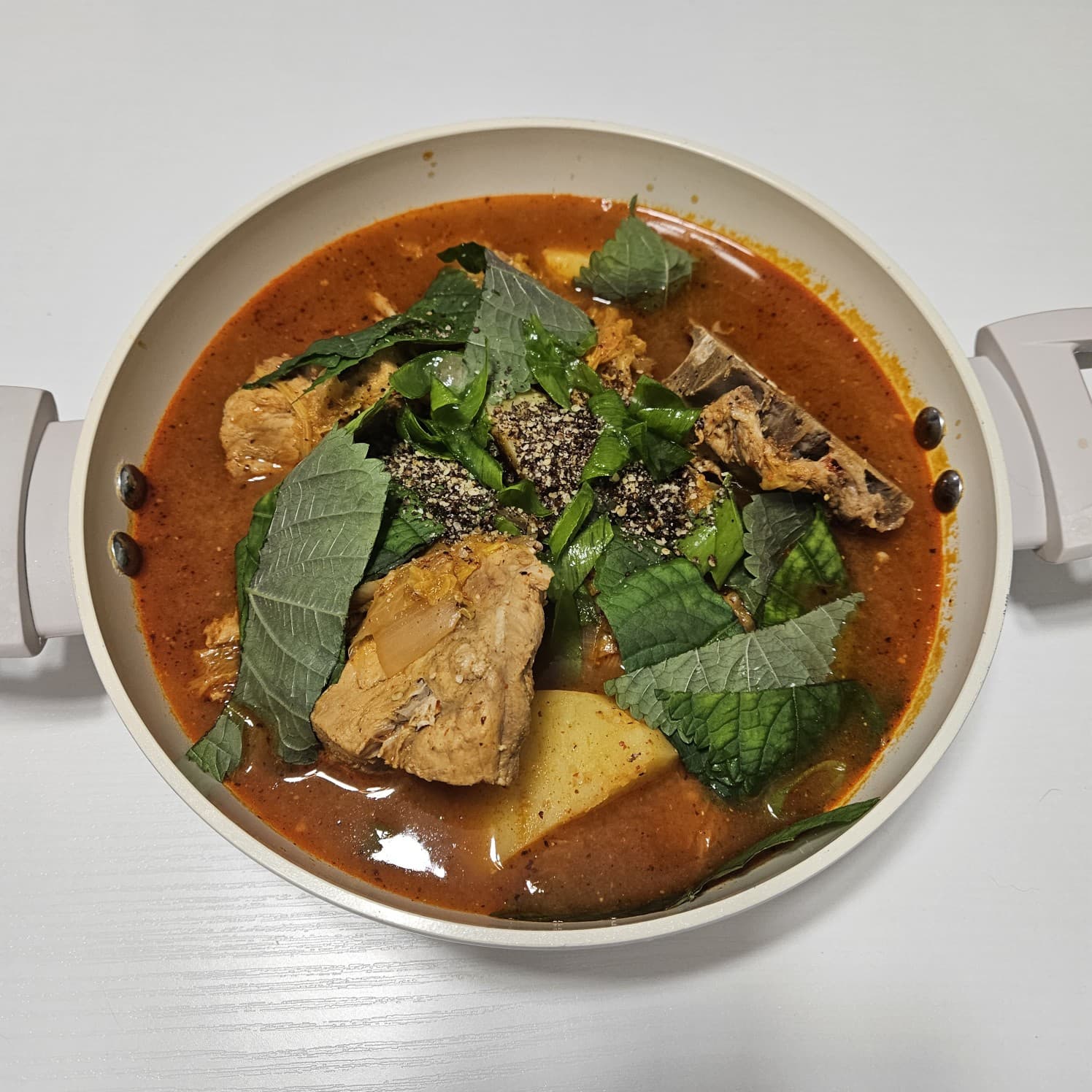 우거지감자탕 뼈해장국 끓이는법