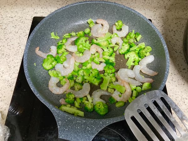 [자취생간단요리] 브로콜리 새우 볶음밥