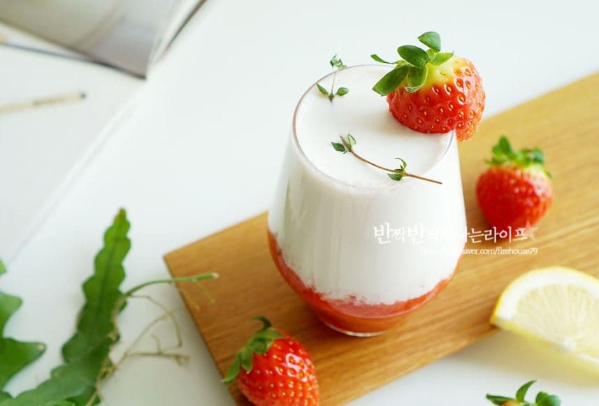 딸기 라떼 만드는법 리얼 생 딸기 우유 레시피