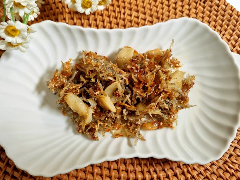 잔멸치 요리 볶음멸치 마늘 멸치볶음 어린이 반찬 레시피