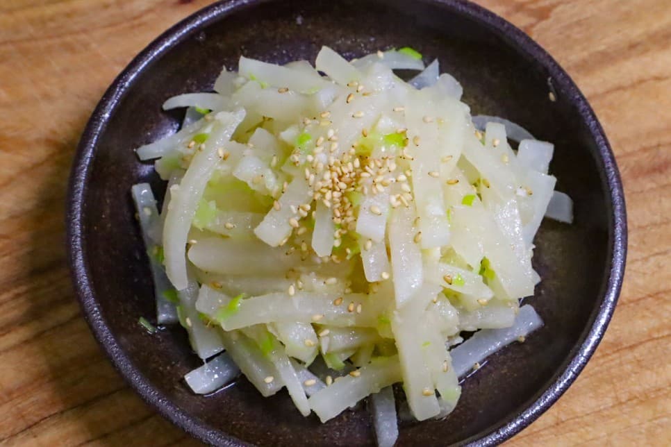 무나물 만드는법 밑반찬만들기 무요리 반찬만들기 무나물볶음 레시피 간단한반찬 새해 반찬