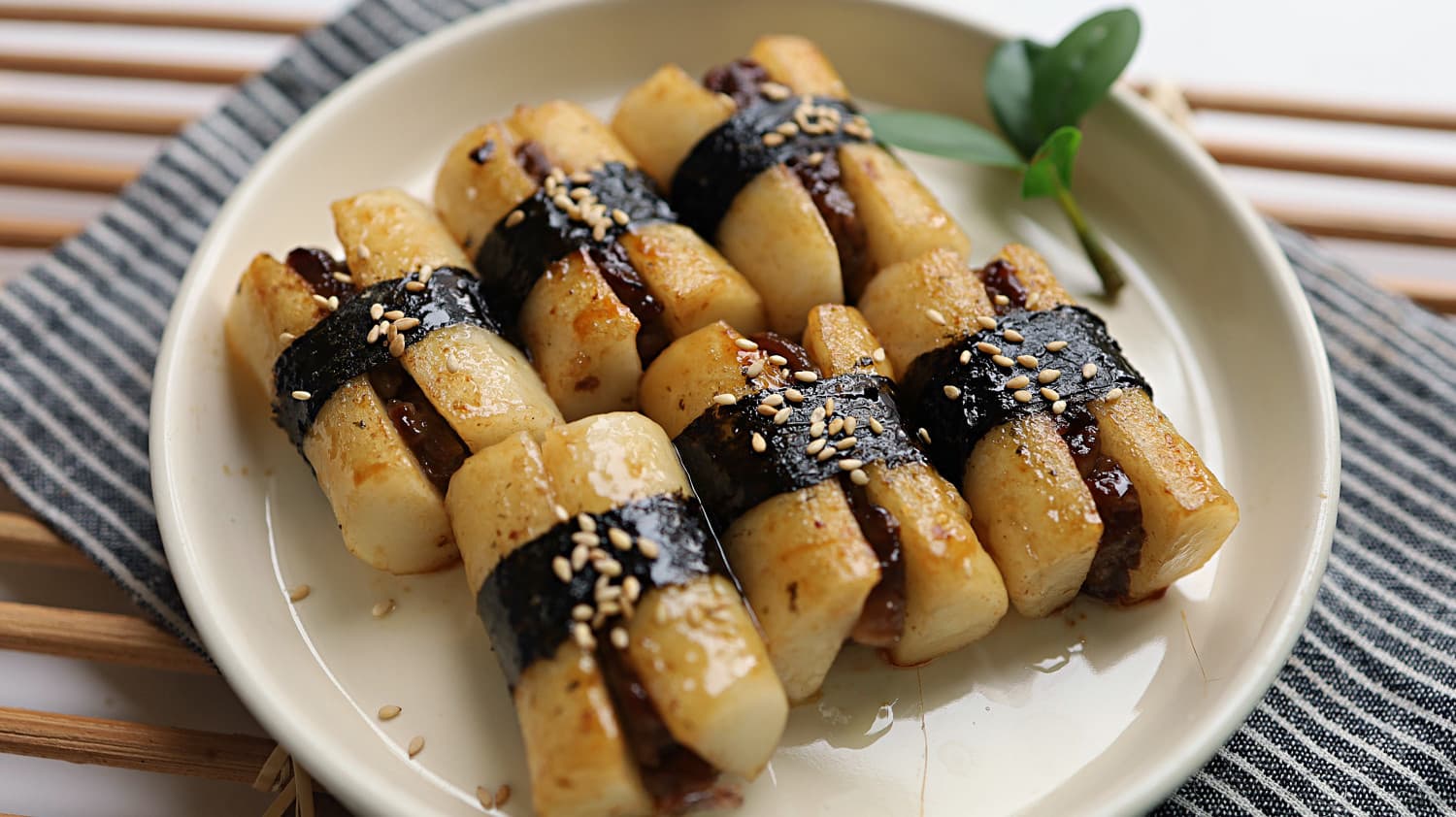 가래떡소고기구이 새해 남은가래떡 장담하는데... 떡이 눈깜짝 할 사이 사라집니다 ‼️