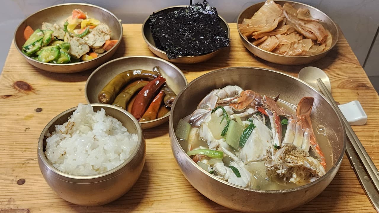 국물이 끝내주는 시원한 꽃게탕