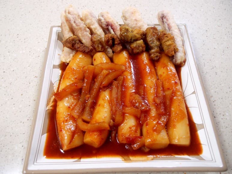 #가래떡요리 #가래떡떡볶이만들기 #일상먹거리 #가래떡떡볶이와오징어튀김 #고추똥집튀김