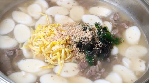 두리문 먹고 반한 떡국~~정말 맛있는 떡국 레시피 떡국떡 불리는 시간 새해 떡국