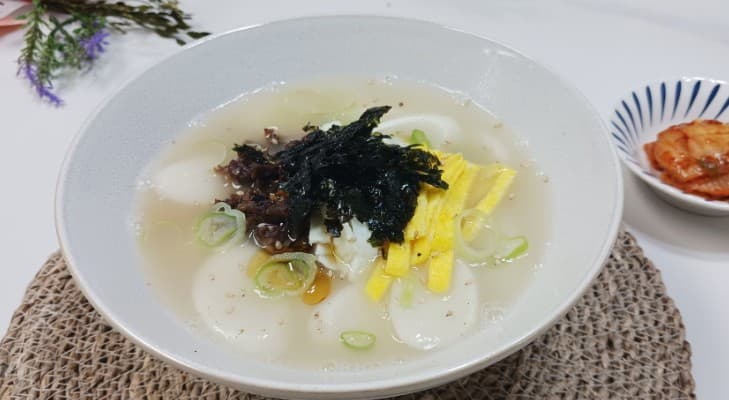 새해아침 소고기 떡국 끓이는 법 코인 육수로 간단한 요리